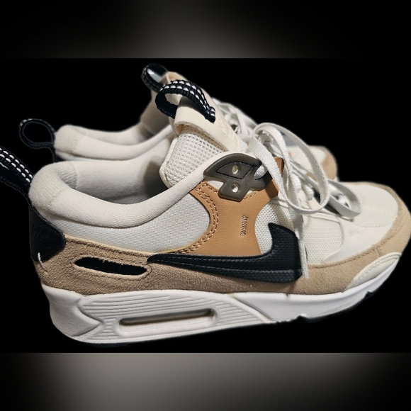 Nike Air Max 90 Futura Women's Shoes - Picture 5 of 10